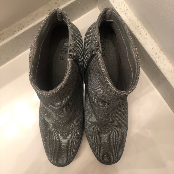 DIBA Brodie Bootie Size 7.5 Silver Metallic - Picture 3 of 6